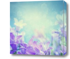 Картина Фиолетовые цветки на нежно-голубом